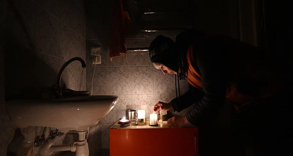 В Киеве масштабное обесточивание в нескольких районах, остановился электротранспорт и проблемы с водой