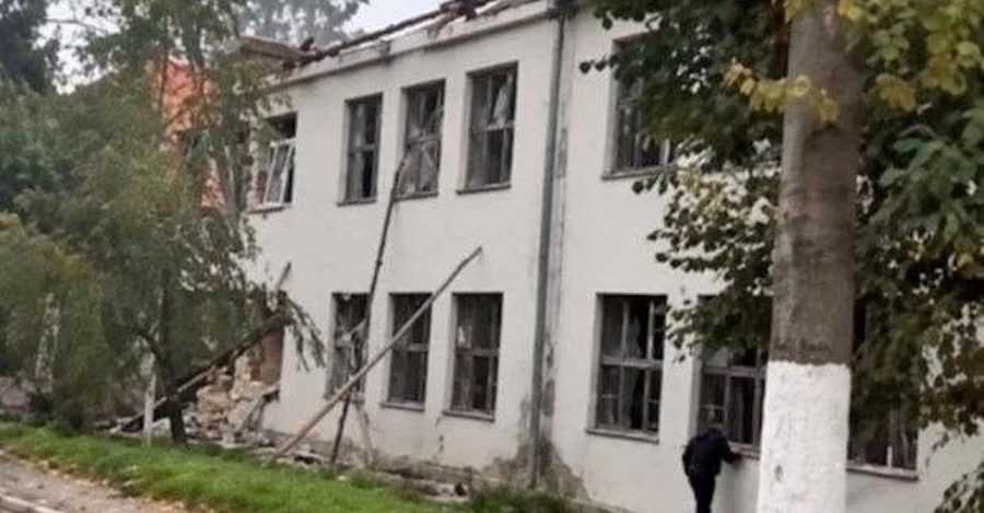 Россияне ударили по учебному заведению в центре Ровно – есть пострадавшие