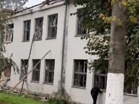 Россияне ударили по учебному заведению в центре Ровно – есть пострадавшие