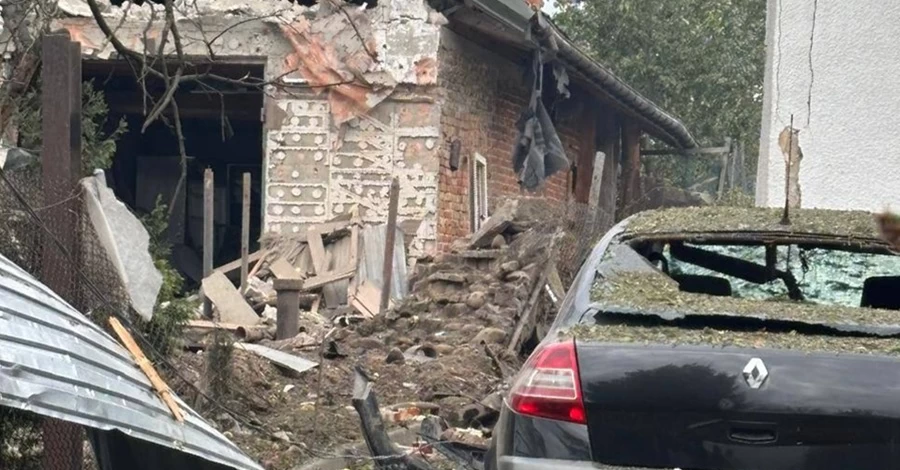 Из-за падения БпЛА возле Львова повреждены несколько частных домов, есть пострадавшие