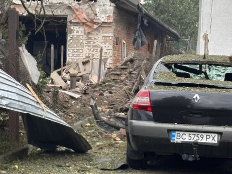 Через падіння БпЛА біля Львова пошкоджені кілька приватних будинків, є постраждалі