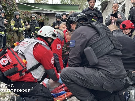 Росіяни атакували Запоріжжя - є поранені, зруйновані будинки 