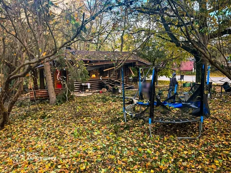 РФ ударил по парку Новой Водолаги - погибли 6 человек, много раненых детей