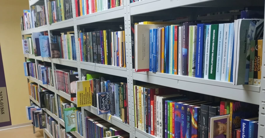 У Києві через російську атаку пошкоджено книгосховища та будівлю Книжкової палати України