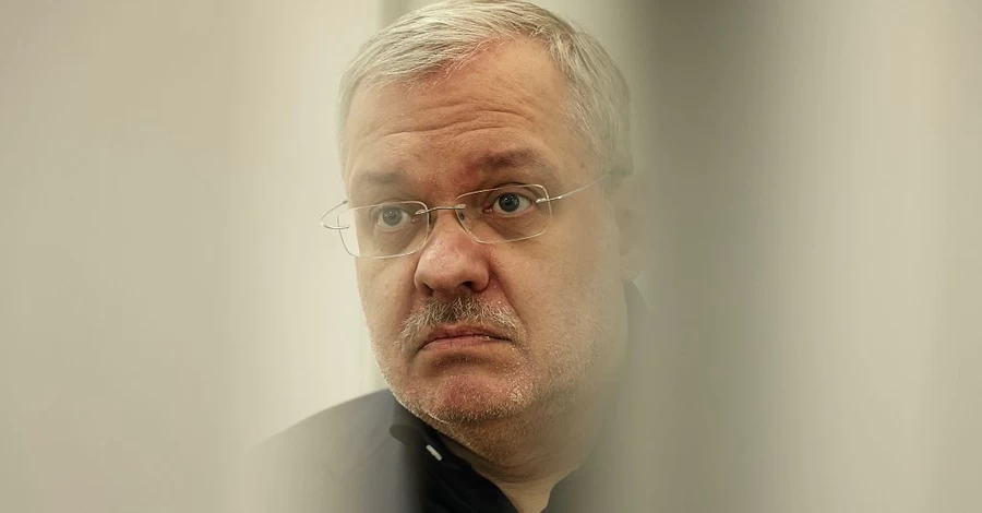 С Галущенко сняли электронный браслет, но запретили выезжать из Киева