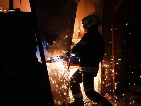 Росіяни вдарили по підприємству в Чернігові - є загиблий, 25 людей травмовано