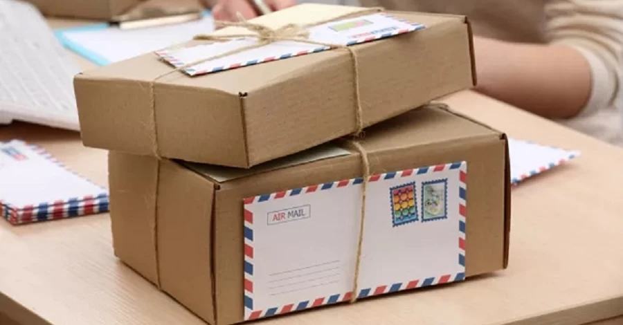 Зеленский подписал законы об отмене НДС-льготы для посылок стоимостью до 150 евро