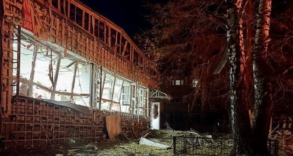 Россияне атаковали Синельниково - загорелась многоэтажка, минимум 3 погибших, много раненых 