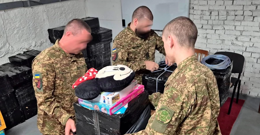 Українські військові доставили дронами ще 600 кг допомоги у заблоковані Олешки