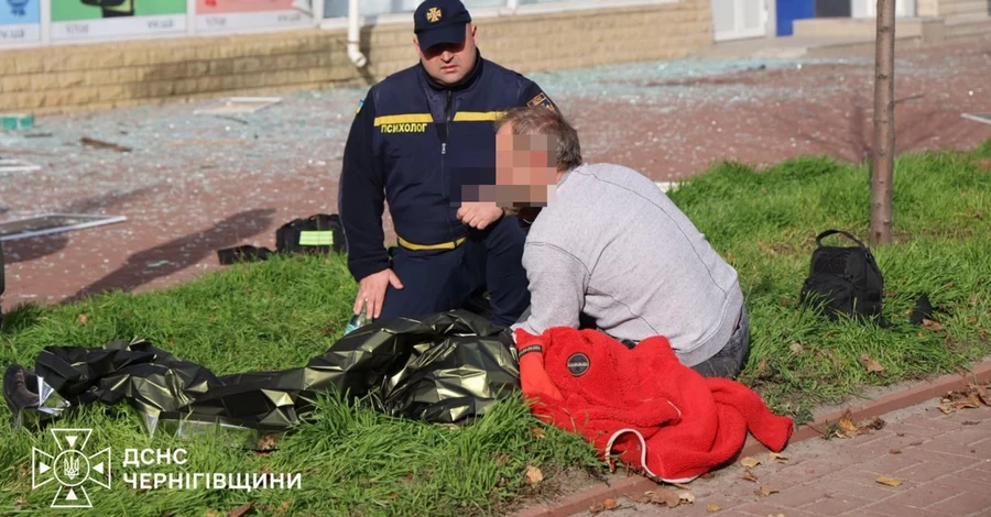 В результате удара по центру Чернигова погибли две 15-летние девочки
