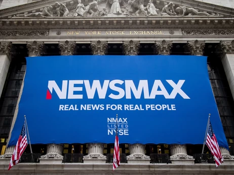 Радник Меланії та протрапівський канал Newsmax в Олешках: хто і як висвітлюватиме гуманітарну місію