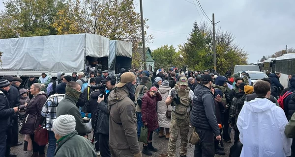 Українська делегація вже в Олешках - для бажаючих евакуюватись готують транспорт