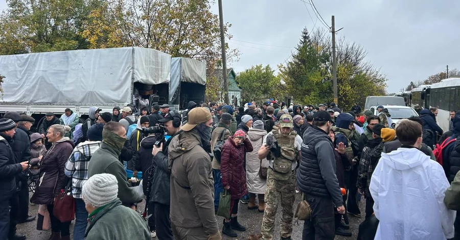 Украинская делегация уже в Олешках - для желающих эвакуироваться готовят транспорт
