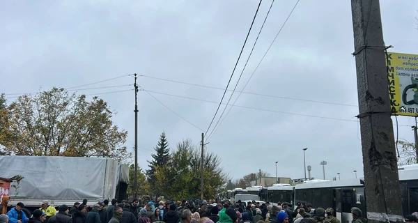 Літаки з евакуйованими жителями Олешек прибули до Білорусі