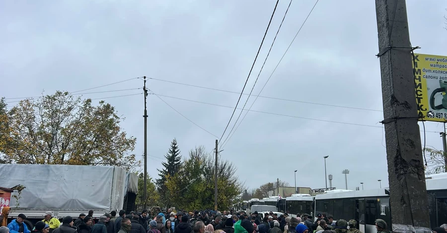 Самолеты с эвакуированными жителями Олешек прибыли в Беларусь