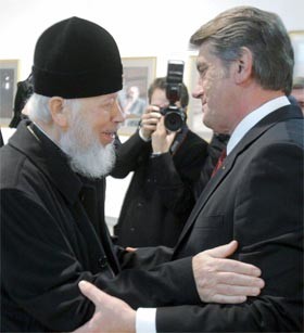 Митрополит Владимир показал Ющенко свои фотографии ФОТО