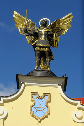 Скульптуру архангела Михаила все-таки поменяют 