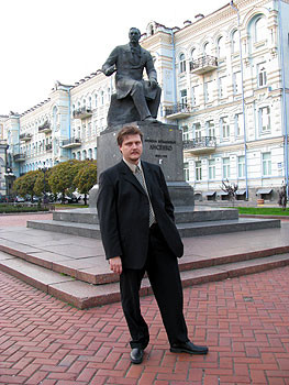 Правнук Лысенко живет с видом на мэрию и Майдан 