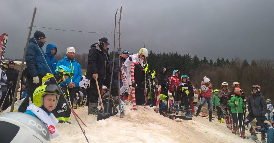 Чемпионат Украины по горным лыжам прошел без снега