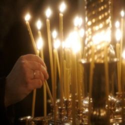 Православные стали заказывать антикризисные молебны 