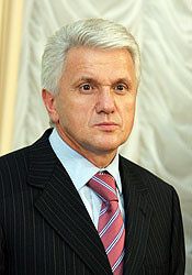 Литвин публично покаялся в Москве за поставки Украиной оружия Грузии 
