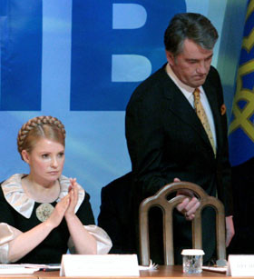 Ющенко начал давить на жалость. Тимошенко попросила не мешать 