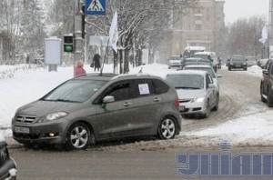 Банковские должники устроили автопробег ФОТО