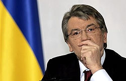 Ющенко пообещал разобраться, почему уволенным платят помощь лишь на 91 день 