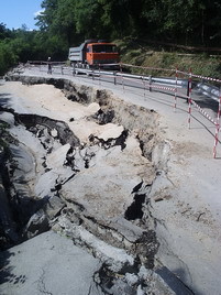 Полуостров сползает в море 