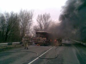 Врачи опознали шестерых пассажиров сгоревшего автобуса по зубам 