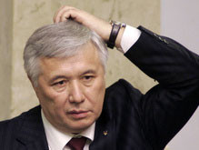 Ющенко сообщил, что выполнять функции главнокомандующего нет никакой возможности 