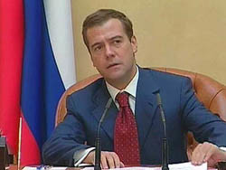 Дмитрий Медведев оставил автограф на теле ребенка 