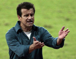 Тренер сборной Бразилии вызвал в команду травмированных Каку и Роналдиньо 