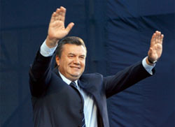 Янукович рад, что Партия регионов набрала в Тернополе больше, чем БЮТ 