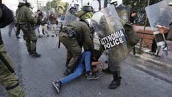 В Барселоне произошло столкновение студентов и полиции 