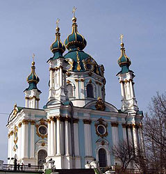 Андреевский собор в Киеве покрывается трещинами 