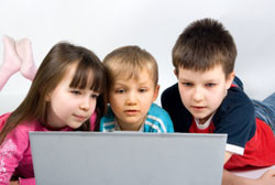 Как уберечь детей от опасности из Интернета 