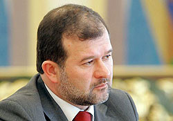 Балога требует досрочно переизбрать Ющенко 