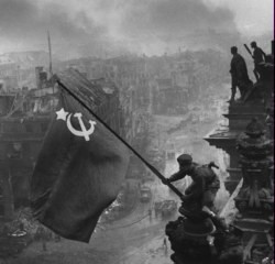 Над Луганским облсоветом поднимут красный флаг 