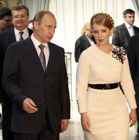 Перед встречей с Путиным Тимошенко помолилась в мужском монастыре  