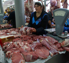 Цены в киевских супермаркетах: Подорожали свинина, сахар и туалетная бумага 