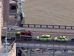 Лифт Тауэрского моста упал в шахту вместе с пассажирами  