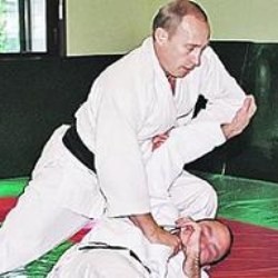 Путин пишет книги про дзюдо 