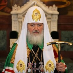 Патриарх Кирилл выступил перед молодёжью на стадионе 