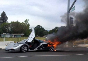 Сгорел автомобиль за 2 миллиона долларов 
