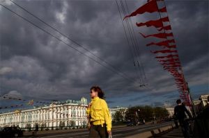 На Донбассе объявили штормовое предупреждение. Будет гроза и ураганный ветер   