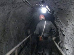 12 шахтёров по-прежнему завалены породой на шахте в Донецке 