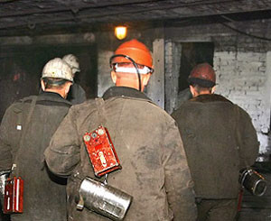 Из луганской шахты достали 5 мертвых горняков  