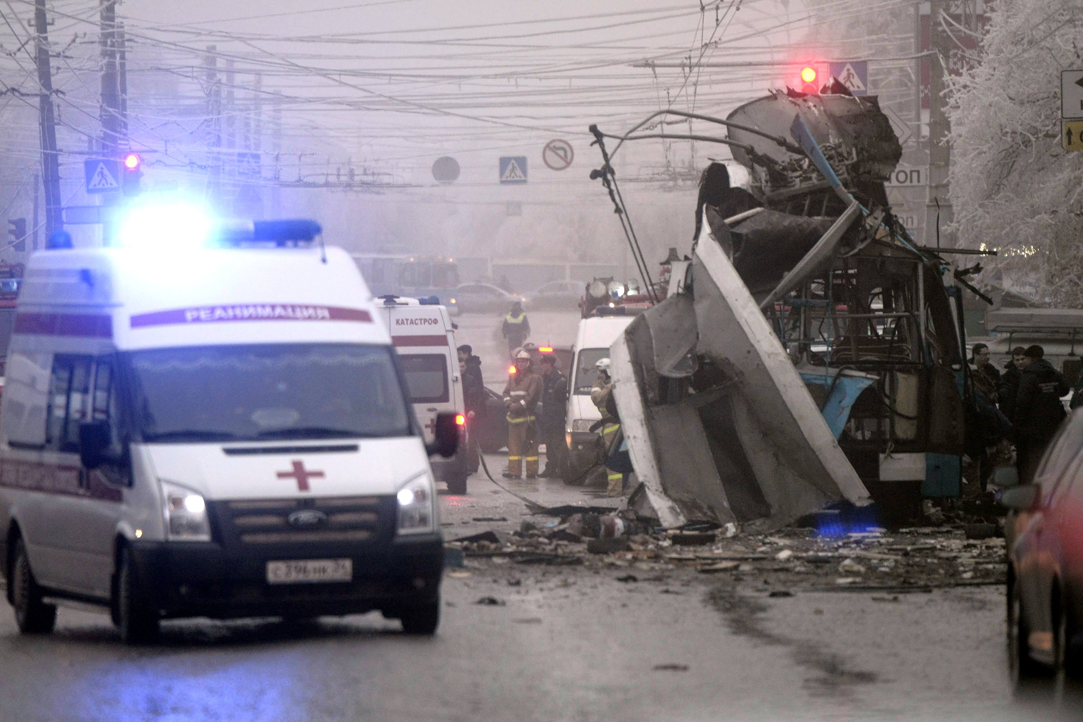 Теракты в москве за последние 10 лет. Взрыв троллейбуса в Волгограде. Взрыв троллейбуса в Волгограде 2013. Взрыв в Волгограде в троллейбусе 30 декабря.