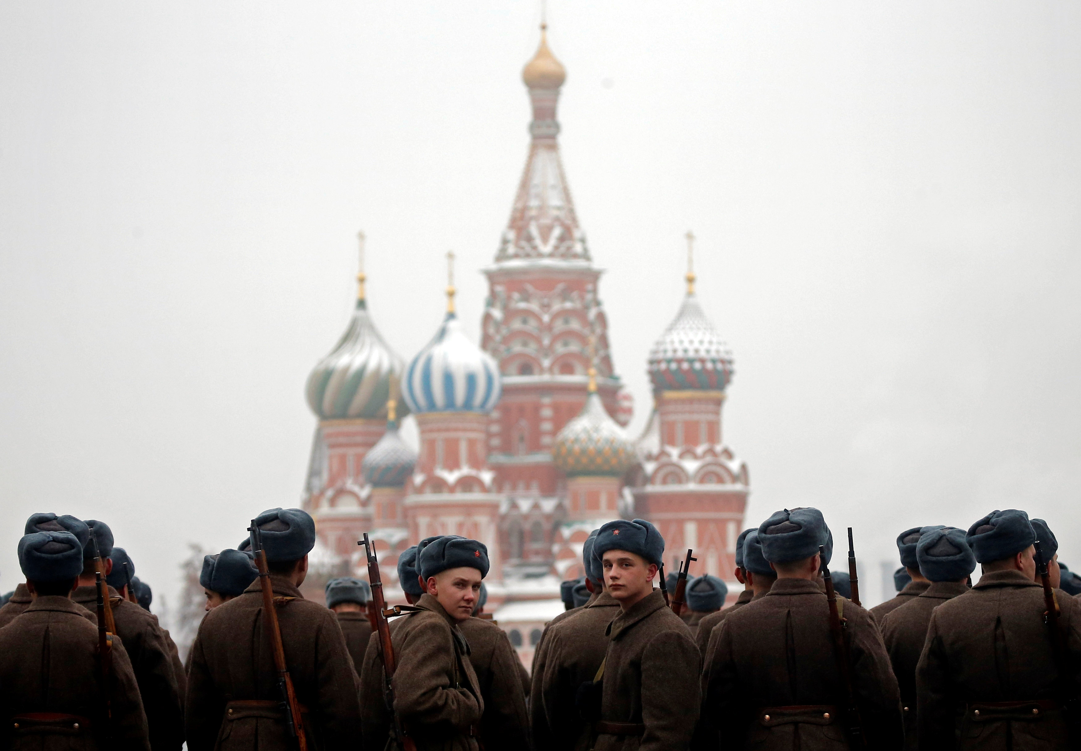 Красная площадь 7. Васильев парад 1941. Красная площадь Украина. Милиция СССР красная площадь. Оцепление на параде.